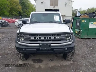 2023 Ford Bronco с VIN 1FMDE5CH6PLC11404, выставлен на аукционе IAAI как лот 42274412 с пробегом 5 243 миль миль и . История ставок и продаж доступна на DreamBid. Изображение 12.
