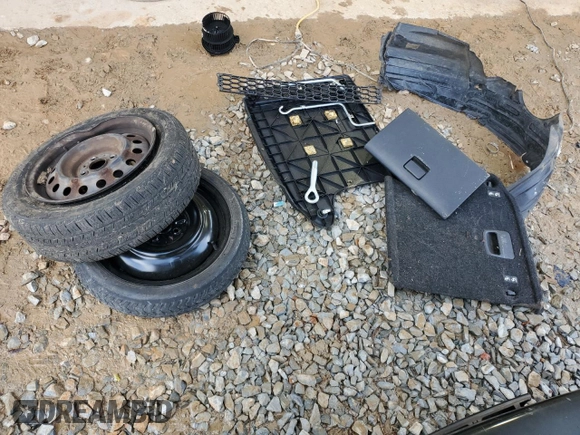 2006 Scion xB z VIN JTLKT324864112228, wystawiony jako Copart lot #53799295 z przebiegiem 145 024 mil mil oraz Szkoda całkowita • Salvage title. Historia ofert i sprzedaży dostępna na DreamBid. Obrazek 13.