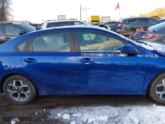 2020 Kia Forte LXS with VIN 3KPF24AD4LE174288, listed as a IAAI auction lot 41563037 with NaN miles. Bid and sale history available at carsss.com. Image 14.