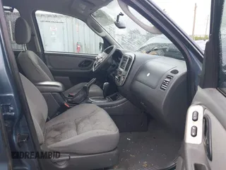 2005 Ford Escape XLT с VIN 1FMYU03125KB02628, выставлен на аукционе IAAI как лот 42222882 с пробегом Не указан миль и . История ставок и продаж доступна на DreamBid. Изображение 5.