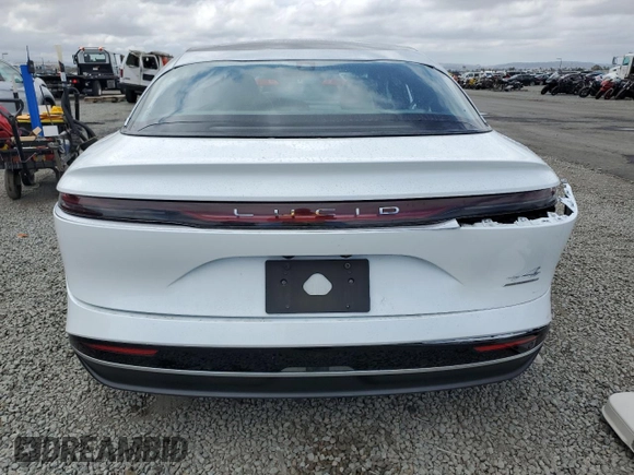2022 Lucid Air Grand Touring z VIN 50EA1GBA6NA002123, wystawiony jako Copart lot #54435935 z przebiegiem 14 902 mil mil oraz Szkody całkowita. Historia ofert i sprzedaży dostępna na DreamBid. Obrazek 6.