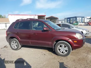 2008 Hyundai Tucson SE with VIN KM8JN12D28U913130, listed as a IAAI auction lot 41915402 with 208,907 mi miles. Bid and sale history available at carsss.com. Image 14.