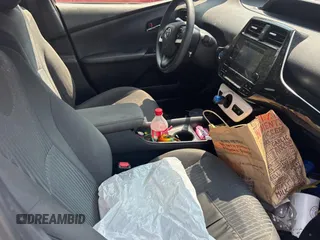 2016 Toyota Prius Two z VIN JTDKBRFU2G3510506, wystawiony jako Copart lot #60991615 z przebiegiem Nie podano mil oraz Czysty tytuł • Clean title. Historia ofert i sprzedaży dostępna na DreamBid. Obrazek 5.