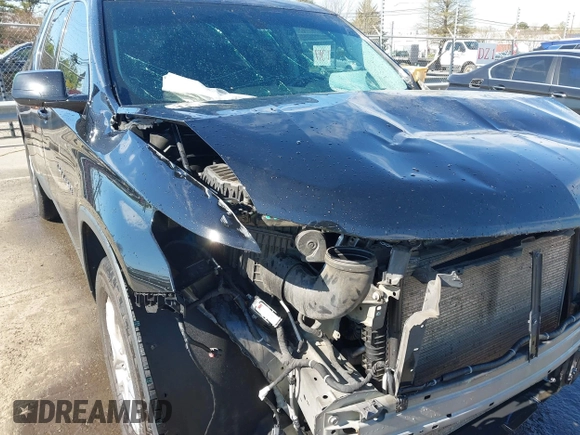 2020 Chevrolet Traverse LS with VIN 1GNERFKW7LJ207118, listed as a IAAI auction lot 41883048 with 87,506 mi miles. Bid and sale history available at carsss.com. Image 18.