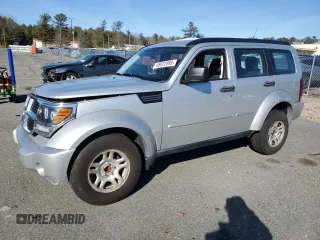 2011 Dodge Nitro SE z VIN 1D4PT2GK2BW520275, wystawiony jako Copart lot #50867405 z przebiegiem 267 096 mil mil oraz Szkody całkowita. Historia ofert i sprzedaży dostępna na DreamBid. Obrazek 1.