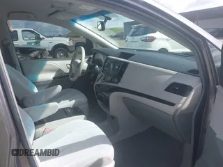 2011 Toyota Sienna LE AAS with VIN 5TDKK3DC4BS044382, listed as a IAAI auction lot 39280364 with 104,262 mi miles. Bid and sale history available at carsss.com. Image 5.
