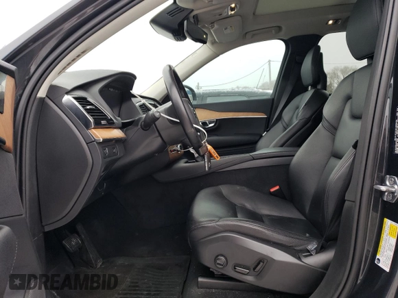 2021 Volvo XC90 Momentum z VIN YV4A22PK3M1711013, wystawiony jako Copart lot #86363804 z przebiegiem 99 219 mil mil oraz Szkoda całkowita • Salvage title. Historia ofert i sprzedaży dostępna na DreamBid. Obrazek 7.