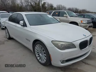 2010 BMW 7 Series 750i xDrive z VIN WBAKC6C52AC393670, wystawiony jako IAAI lot #41752214 z przebiegiem 154 835 mil mil oraz . Historia ofert i sprzedaży dostępna na DreamBid. Obrazek 1.