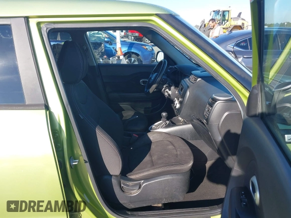 2015 Kia Soul with VIN KNDJN2A25F7807888, listed as a IAAI auction lot 41801637 with 211,511 mi miles. Bid and sale history available at carsss.com. Image 5.