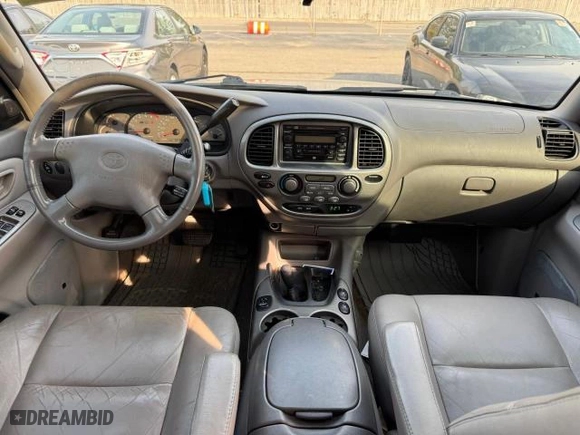 2001 Toyota Sequoia Limited with VIN 5TDBT48A81S014277, listed as a Copart auction lot 47901325 with 121,786 mi miles and Clean Title. Bid and sale history available at carsss.com. Image 9.