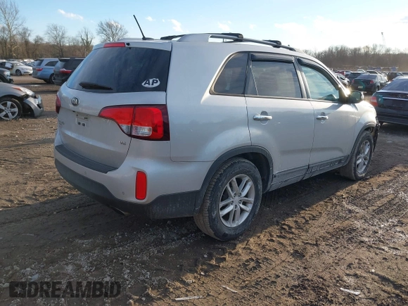 2015 Kia Sorento LX with VIN 5XYKT4A7XFG620814, listed as a IAAI auction lot 41454361 with 155,422 mi miles. Bid and sale history available at carsss.com. Image 4.