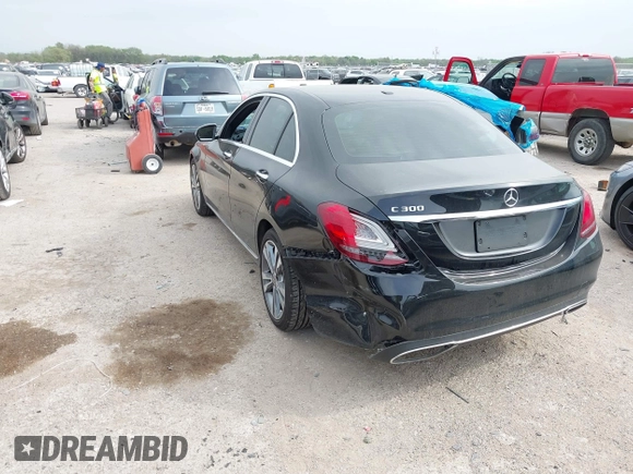 2019 Mercedes-Benz C 300 with VIN 55SWF8DB5KU311624, listed as a IAAI auction lot 41913152 with 75,656 mi miles and . Bid and sale history available at DreamBid. Image 3.