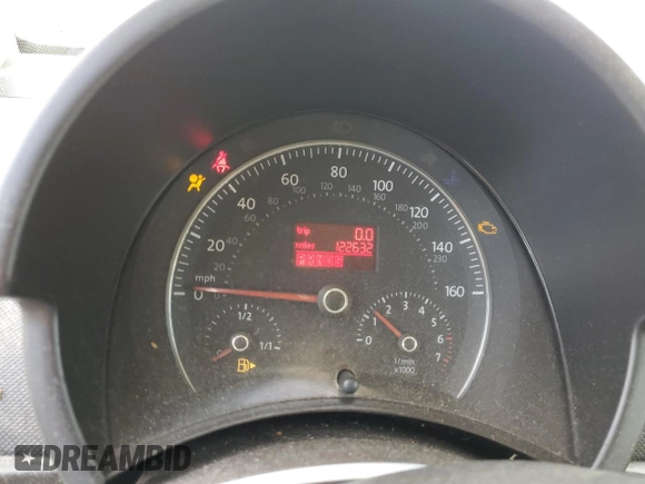 2006 Volkswagen Beetle with VIN 3VWSG31C86M413513, listed as a Copart auction lot 81557984 with 122,632 mi miles and Clean Title. Bid and sale history available at DreamBid. Image 9.