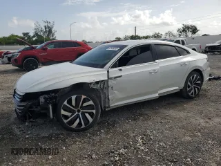 2023 Volkswagen Arteon SEL R-Line with VIN WVWSR7ANXPE013112, listed as a Copart auction lot 62665095 with 40,640 mi miles and Salvage title. Bid and sale history available at DreamBid. Image 1.