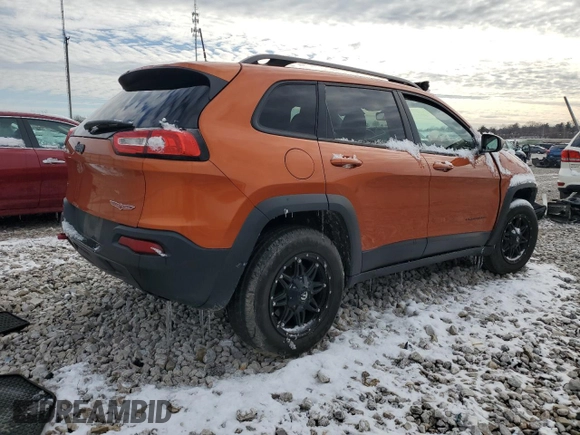 2016 Jeep Cherokee Trailhawk z VIN 1C4PJMBB5GW299512, wystawiony jako Copart lot #45356355 z przebiegiem Nie podano mil oraz Szkoda całkowita • Salvage title. Historia ofert i sprzedaży dostępna na DreamBid. Obrazek 3.