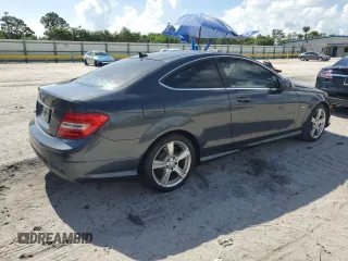 2012 Mercedes-Benz C 250 с VIN WDDGJ4HB6CF773930, выставлен на аукционе Copart как лот 62234215 с пробегом 159 787 миль миль и Чистый • Clean title. История ставок и продаж доступна на DreamBid. Изображение 3.