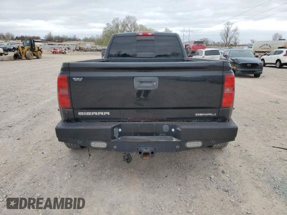 2015 GMC Sierra 3500HD Denali z VIN 1GT424E80FF506967, wystawiony jako Copart lot #49715055 z przebiegiem 191 033 mil mil oraz Czysty tytuł • Clean title. Historia ofert i sprzedaży dostępna na DreamBid. Obrazek 6.