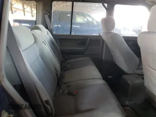 1995 Isuzu Trooper z VIN JACDJ58V8S7908300, wystawiony jako Copart lot #46450195 z przebiegiem 256 256 mil mil oraz Czysty tytuł • Clean title. Historia ofert i sprzedaży dostępna na DreamBid. Obrazek 10.