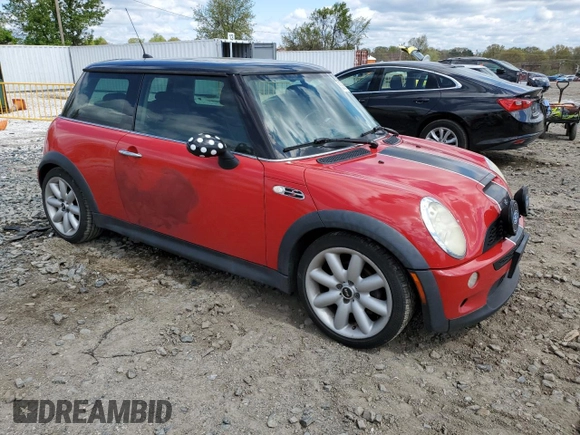 2006 MINI Hardtop S z VIN WMWRE33546TJ38274, wystawiony jako Copart lot #53336105 z przebiegiem 171 593 mil mil oraz Czysty tytuł • Clean title. Historia ofert i sprzedaży dostępna na DreamBid. Obrazek 4.