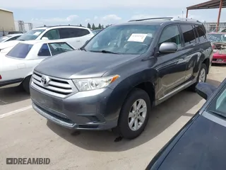 2011 Toyota Highlander with VIN 5TDZK3EH8BS027822, listed as a IAAI auction lot 42051111 with 174,290 mi miles. Bid and sale history available at carsss.com. Image 18.