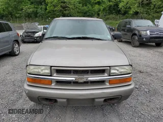 2004 Chevrolet Blazer LS z VIN 1GNDT13X84K162807, wystawiony jako Copart lot #57154205 z przebiegiem 82 732 mil mil oraz Czysty tytuł • Clean title. Historia ofert i sprzedaży dostępna na DreamBid. Obrazek 5.