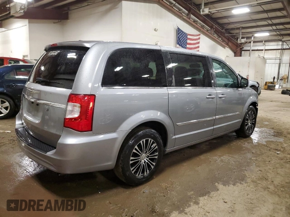 2014 Chrysler Town & Country S with VIN 2C4RC1HG0ER109089, listed as a Copart auction lot 49243395 with 117,568 mi miles and Clean Title. Bid and sale history available at carsss.com. Image 3.