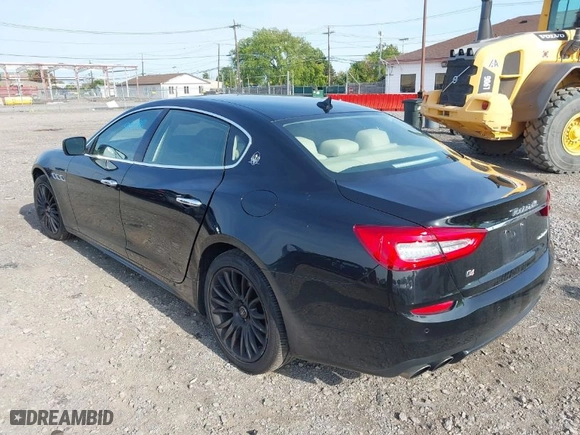 2014 Maserati Quattroporte S Q4 with VIN ZAM56RRA5E1113783, listed as a IAAI auction lot 40497812 with 100,036 mi miles. Bid and sale history available at carsss.com. Image 3.