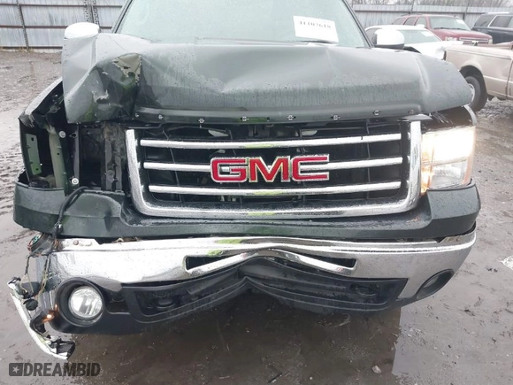 2013 GMC Sierra 1500 SLT with VIN 3GTP2WE70DG205210, listed as a IAAI auction lot 41107618 with 166,354 mi miles. Bid and sale history available at carsss.com. Image 17.