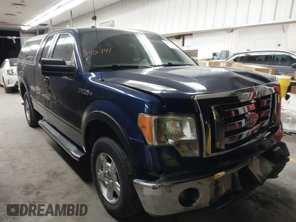 2011 Ford F-150 XL with VIN 1FTFX1CF0BFD42141, listed as a IAAI auction lot 41612837 with 195,235 mi miles. Bid and sale history available at carsss.com. Image 1.