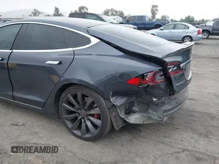 2016 Tesla Model S 90D с VIN 5YJSA1E45GF143853, выставлен на аукционе IAAI как лот 42097333 с пробегом 86 672 миль миль и . История ставок и продаж доступна на DreamBid. Изображение 20.