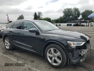 2019 Audi e-tron Premium Plus с VIN WA1LABGE4KB021801, выставлен на аукционе Copart как лот 59353315 с пробегом 59 215 миль миль и Списание • Salvage title. История ставок и продаж доступна на DreamBid. Изображение 4.