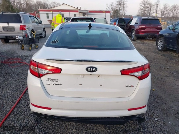 2013 Kia Optima SX w/Limited Pkg with VIN 5XXGR4A66DG249020, listed as a IAAI auction lot 41771425 with 44,000 mi miles. Bid and sale history available at carsss.com. Image 16.