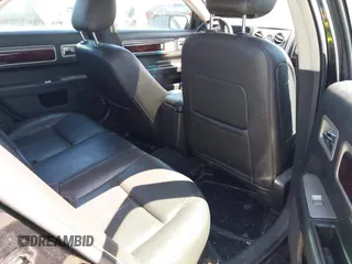 2009 Lincoln MKZ with VIN 3LNHM28T39R613353, listed as a IAAI auction lot 42644600 with 243,902 mi miles and . Bid and sale history available at DreamBid. Image 8.