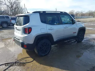 2018 Jeep Renegade Trailhawk with VIN ZACCJBCB6JPH69309, listed as a IAAI auction lot 41648170 with 52,254 mi miles. Bid and sale history available at carsss.com. Image 4.