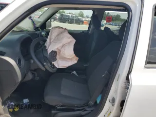 2014 Jeep Patriot Altitude с VIN 1C4NJPBA8ED695295, выставлен на аукционе Copart как лот 54234625 с пробегом Не указан миль и Списание • Salvage title. История ставок и продаж доступна на DreamBid. Изображение 7.
