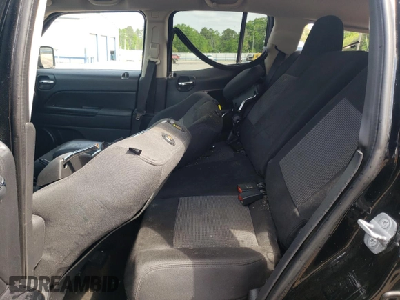 2014 Jeep Patriot Altitude z VIN 1C4NJPBA3ED729546, wystawiony jako Copart lot #52505015 z przebiegiem 202 650 mil mil oraz Szkoda całkowita • Salvage title. Historia ofert i sprzedaży dostępna na DreamBid. Obrazek 11.