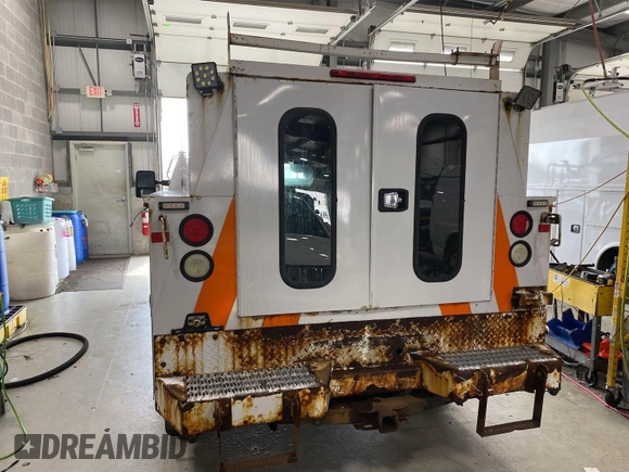 2014 Ford F-250 XL with VIN 1FD7X2B64EEB03645, listed as a IAAI auction lot 42677861 with 354,237 mi miles and . Bid and sale history available at DreamBid. Image 9.