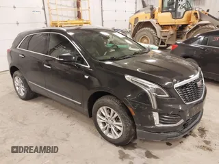 2021 Cadillac XT5 AWD Luxury z VIN 1GYKNBR48MZ213902, wystawiony jako IAAI lot #42029483 z przebiegiem 43 008 mil mil oraz . Historia ofert i sprzedaży dostępna na DreamBid. Obrazek 1.