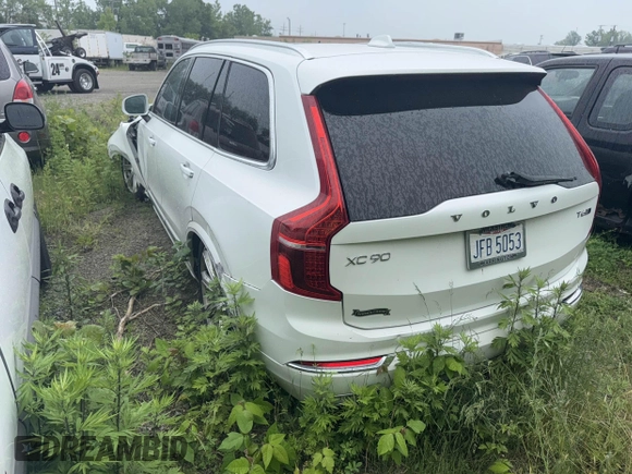 2016 Volvo XC90 T6 Inscription with VIN YV4A22PL6G1030065, listed as a IAAI auction lot 42447665 with Not provided miles and . Bid and sale history available at DreamBid. Image 3.