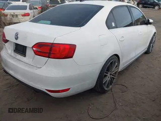 2013 Volkswagen Jetta GLI Autobahn с VIN 3VW467AJ8DM393889, выставлен на аукционе IAAI как лот 40807143 с пробегом Не указан миль и . История ставок и продаж доступна на DreamBid. Изображение 4.