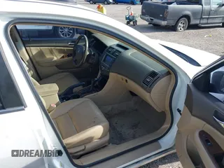 2007 Honda Accord EX с VIN 1HGCM56777A092507, выставлен на аукционе IAAI как лот 39059793 с пробегом 177 396 миль миль и . История ставок и продаж доступна на DreamBid. Изображение 5.