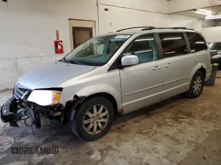 2008 Chrysler Town & Country Touring with VIN 2A8HR54P88R128669, listed as a Copart auction lot 60127535 with 192,284 mi miles and Salvage title. Bid and sale history available at DreamBid. Image 1.