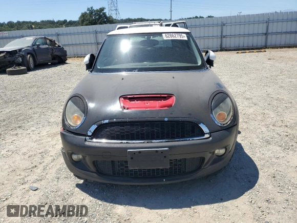 2009 MINI Hardtop S z VIN WMWMF73559TX40670, wystawiony jako Copart lot #62862795 z przebiegiem Nie podano mil oraz Czysty tytuł • Clean title. Historia ofert i sprzedaży dostępna na DreamBid. Obrazek 5.