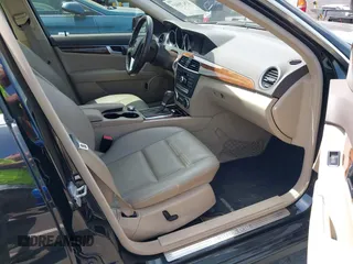 2012 Mercedes-Benz C 300 Sport с VIN WDDGF8BB9CA642697, выставлен на аукционе IAAI как лот 42479043 с пробегом 93 021 миль миль и . История ставок и продаж доступна на DreamBid. Изображение 5.