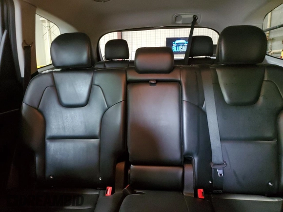 2020 Kia Telluride LX with VIN 5XYP2DHC7LG070687, listed as a Copart auction lot 55473535 with 42,571 mi miles and Clean title. Bid and sale history available at DreamBid. Image 10.