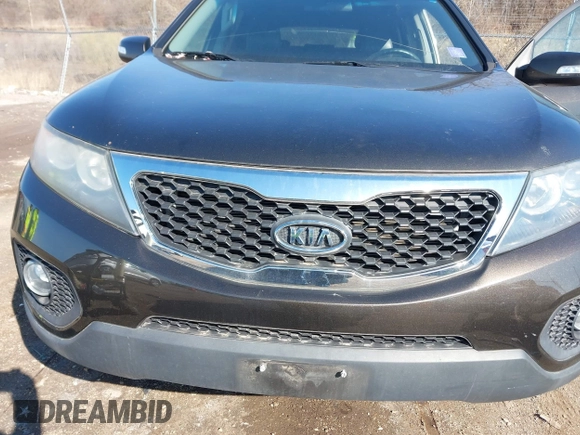 2011 Kia Sorento EX with VIN 5XYKUDA28BG164663, listed as a IAAI auction lot 41984131 with 1 mi miles. Bid and sale history available at carsss.com. Image 6.