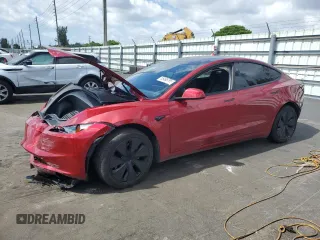 2025 Tesla Model 3 Long Range z VIN 5YJ3E1EA4SF897642, wystawiony jako Copart lot #55498795 z przebiegiem 6 099 mil mil oraz Szkoda całkowita • Salvage title. Historia ofert i sprzedaży dostępna na DreamBid. Obrazek 1.