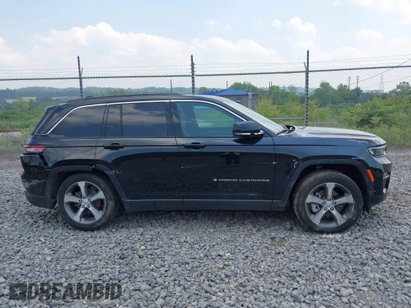 2024 Jeep Grand Cherokee Limited z VIN 1C4RJHBG9RC162492, wystawiony jako IAAI lot #42424937 z przebiegiem 5 939 mil mil oraz . Historia ofert i sprzedaży dostępna na DreamBid. Obrazek 14.