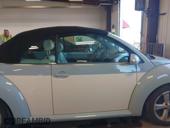 2010 Volkswagen Beetle with VIN 3VWRG3AL1AM003482, listed as a IAAI auction lot 42191257 with 76,072 mi miles and . Bid and sale history available at DreamBid. Image 13.