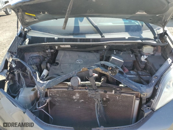 2016 Toyota Sienna XLE with VIN 5TDYK3DC6GS691027, listed as a Copart auction lot 46786705 with 140,118 mi miles and Salvage Title. Bid and sale history available at carsss.com. Image 14.